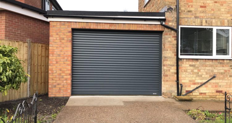 New brick garage Hull builder