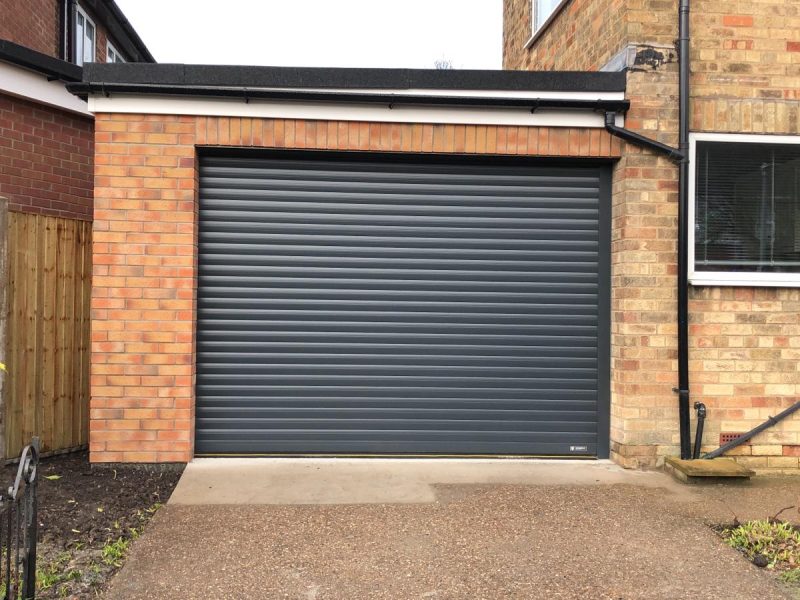 New brick garage Hull builder
